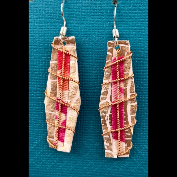 NWT Designer Earrings, Silver/Metallic Pink - Picture 3 of 5